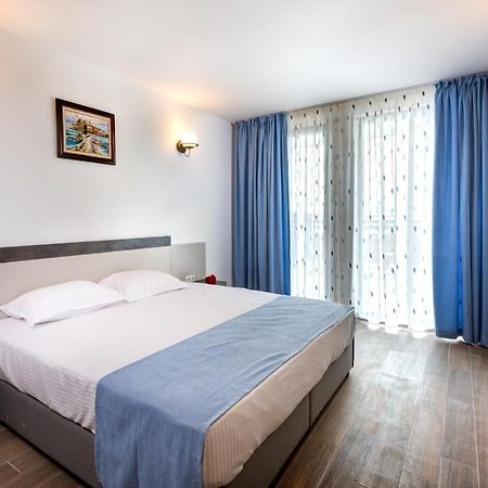 Panorama Blue Family Hotel And Free Parking Nesebar Esterno foto