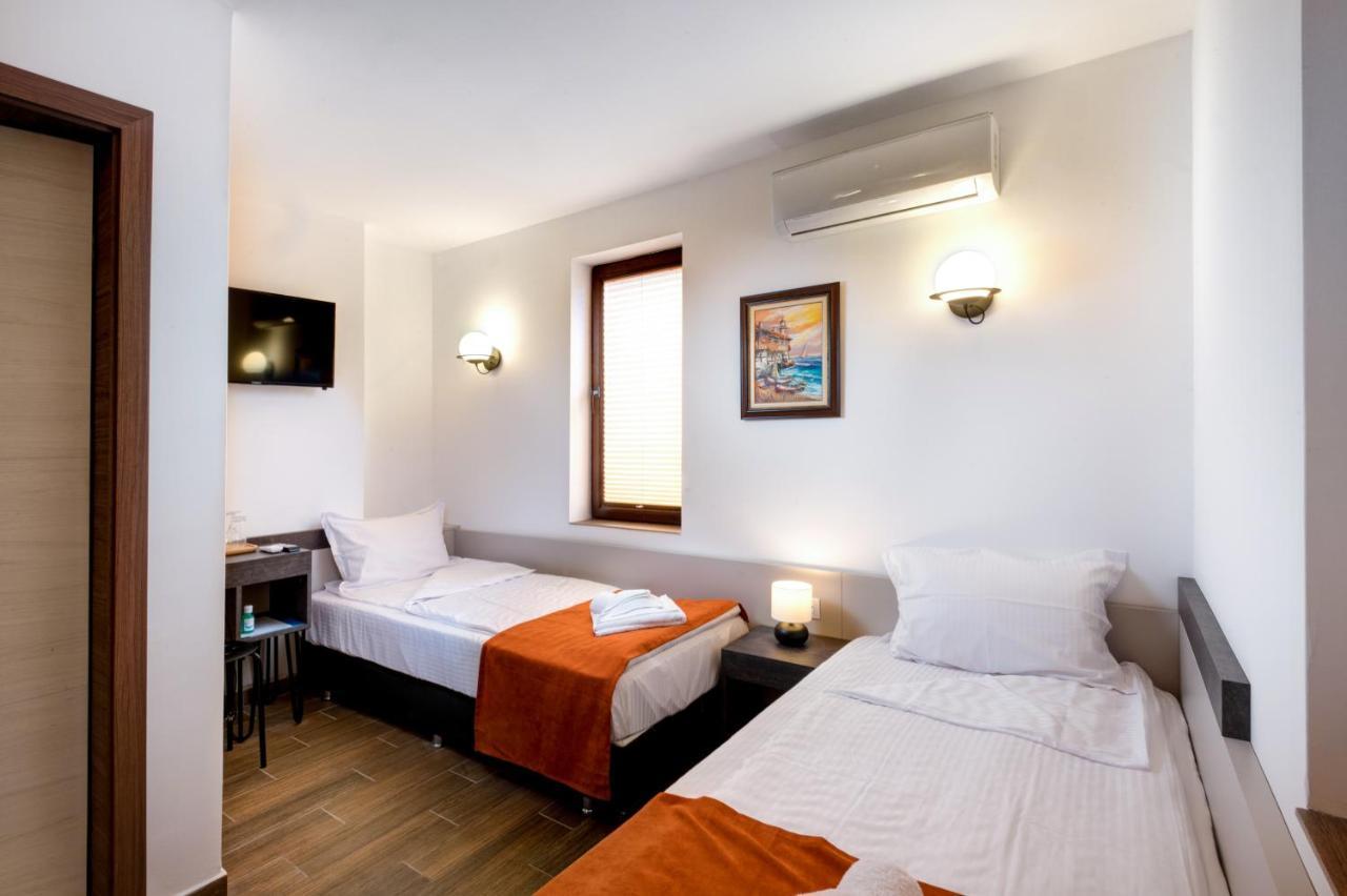 Panorama Blue Family Hotel And Free Parking Nesebar Esterno foto