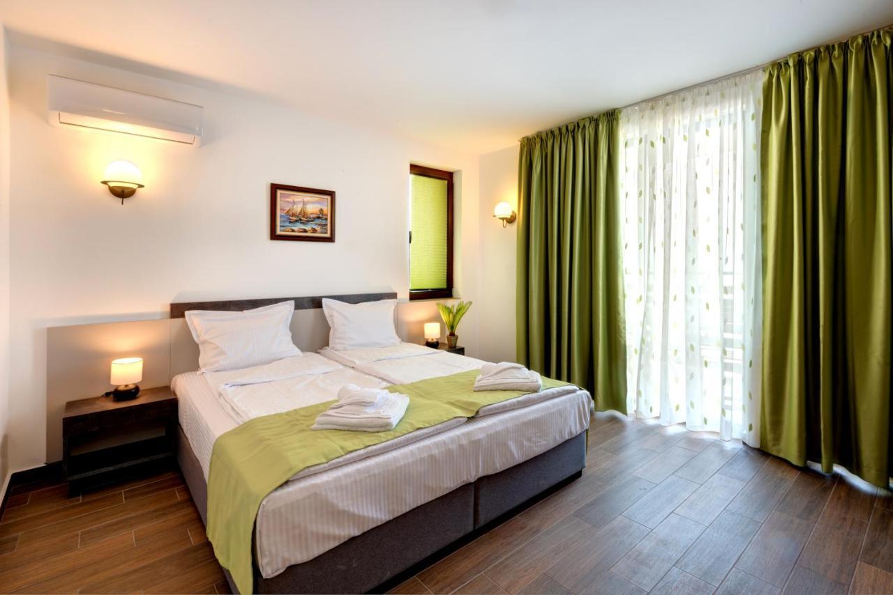 Panorama Blue Family Hotel And Free Parking Nesebar Esterno foto